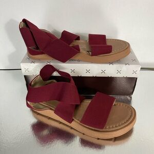 NWT Everglades Wine Elastic Strap Sandals Size 7